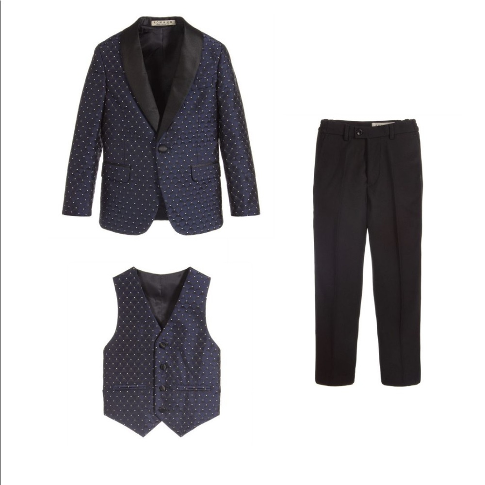 Boys suit with shirt and case. Dark blue. Size 9-10.